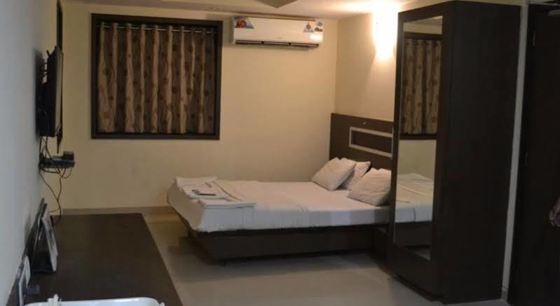 Pooja Heritage Navi Mumbai Exterior photo